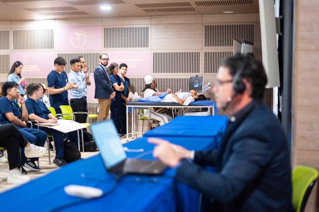 La salud ya no es solo médica: tecnología, ética y futuro se tomaron el debate en Santa&nbsp;Marta